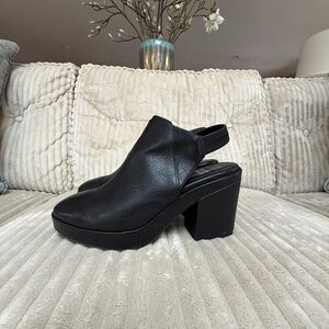 EILEEN FISHER Booties